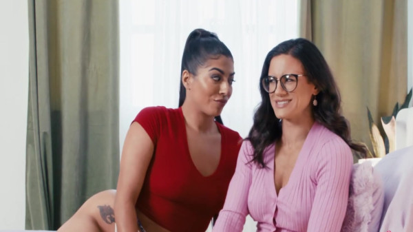 Jasmine Sherni and Penny Barber – lesbian – brunette – caught – close ups – dildos – face sitting – fingering – grinding – Hitachi – masturbation – mature – scissoring – seduction – squirting – WhenG*rlsPlay – Nerdy Roomie Is A Secret Freak